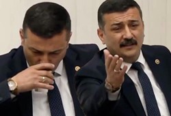 Meclis kürsüsünde su içti, oruç uyarısı yapanları topa tuttu!