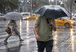 meteoroloji-saat-verdi-istanbulda-bugun-yagmur-var-mi-istanbul-ankara-izmir-hava-durumu.jpg