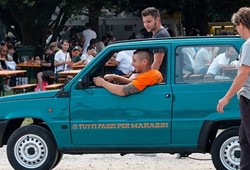 neredeyse-motosiklet-kadar-ince-dunyanin-en-dar-arabasini-yapti.jpg