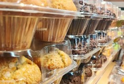 Paketli gıdada korkutan olay: Kekten çıkan madde az daha canından ediyordu
