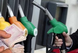 petrol-fiyati-geriledi-pompaya-indirim-yansidi.jpg