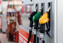 Pompa fiyatlarında ikinci indirim! Akaryakıt tabelası yeniden değişiyor