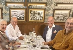 Rahmi Koç ve Murat Ülker buluşmasında ilginç detay: Fotoğraftaki kutu dikkat çekti