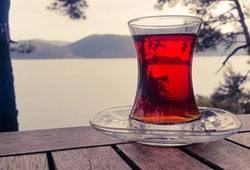 sagliga-buyuk-zarar-veriyor-cay-ictikten-hemen-sonra-sakin-yapmayin.jpg