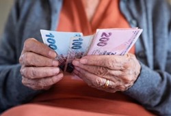 SGK uzmanı açıkladı! Ev hanımları nasıl emekli olur?