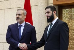 Sınırda hareketli dakikalar: Dışişleri Bakanı Hakan Fidan Şam’a girdi!
