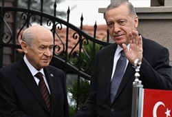 Siyaset sahnesinde sıcak gelişme! Erdoğan üzüldü, Bahçeli sevindi!
