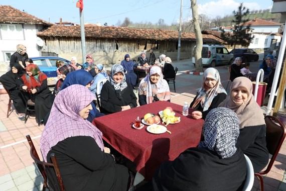 Sokakları erkeksiz köy!