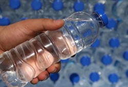 soke-eden-rapor-unlu-markanin-suyunda-rekor-mikroplastik-cikti.jpg