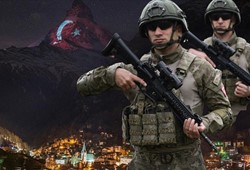 Suriye'nin yeni ordusuna Türk komutan