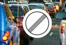 Sürücülerin çoğu bu trafik levhasının anlamını bilmiyor: Siyah çizgili işaret bakın ne anlama geliyo