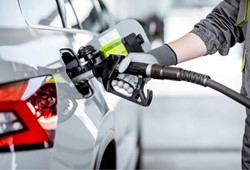 tarih-belli-oldu-benzin-ve-motorine-dev-indirim-geliyor.jpg
