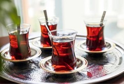 Rengiyle kandırıyor: Tavşan kanı çay hilesi ifşa oldu