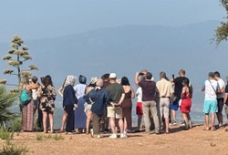 turistler-gormek-icin-yaristi-30-yildir-yoktu-yeniden-ortaya-cikti.jpg