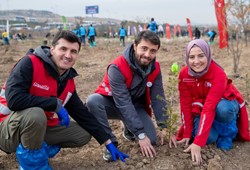 turk-kizilay-ve-bakanliktan-dev-is-birligi-15-milyon-bagisci-adina-47-milyon-fidan-dikildi.jpg