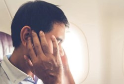 ucakta-kulak-tikanmasindan-sikayet-edenlere-mujde-pilot-en-basit-yontemi-paylasti.jpg