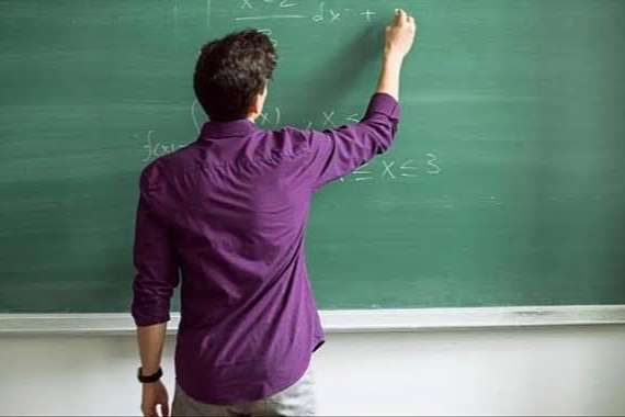 Ücretli öğretmenlerin mağduriyeti: Yazın maaş alacaklar mı?