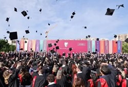 Üniversite öğrencisi bulunan ailelere 10 bin TL destek