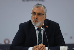 Vedat Işıkhan: Herkese Birinci Sınıf Sağlık Hizmeti Sunan Tek Ülkeyiz