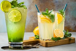 yazin-serinlerken-zehirlenmeyin-acikta-bekleyen-limonatanin-hic-bilinmeyen-korkunc-tehlikesi.jpg