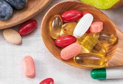 yazin-vitamin-ve-takviye-kullanimi-nelere-dikkat-edilmeli.jpg