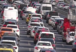 yeni-trafik-duzenlemesi-2026-bunu-yapan-suruculerin-ehliyeti-tamamen-iptal-olacak.jpg
