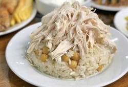 Bu pilavı yiyenler soluğu hastanede aldı