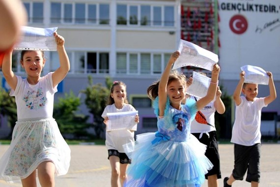 Okullar Ne Zaman Tatil Oluyor 2025 - 2026? Yaz Tatiline Kaç Gün Kaldı? 2026 Karne Günü!