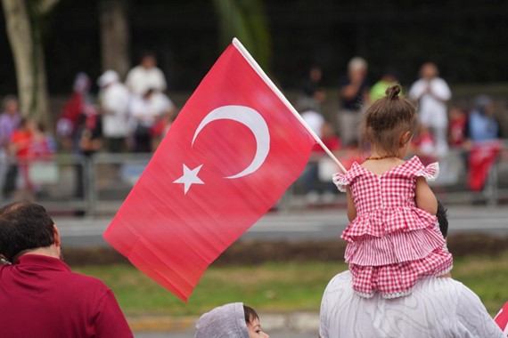 30 Ağustos Resmi Tatil mi? Hangi Kurumlar Açık, Hangileri Kapalı?