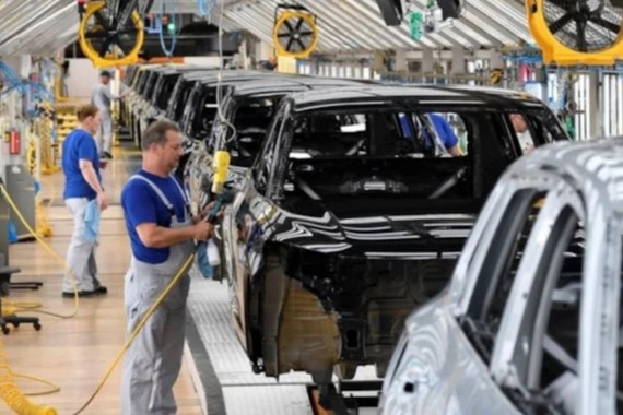 60 yıllık efsane model geri dönüyor: Otomotiv devi 3 fabrika kuracak