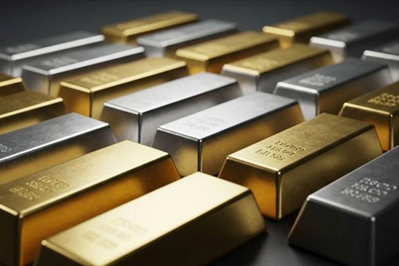 Altın 7 Bin Dolara Göz Dikti! Gümüşte Beklenen 'Şok' Rakam: Yer Yerinden Oynayacak!