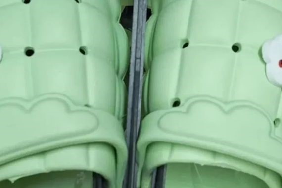 Anne babalar dikkat: Kurşun tespit edilen çocuk terliğine toplatma kararı