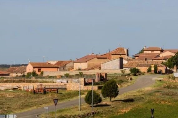 40 Kişinin Yaşadığı Köyden Şaşırtan Davet: Gelene Hem Ev Hem İş Garantisi!