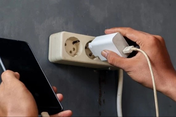 bu-hatayi-yapanlar-telefon-bataryasini-hizla-olduruyor.jpg