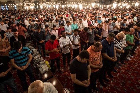 Bursa'da Cuma Namazı Kaçta Okunuyor? Çanakkale, Denizli Cuma Namazı Saatleri 5 Haziran 2026!