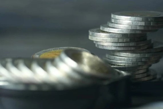 Cebinde olan zengin oldu: Tek bir madeni para servet ediyor