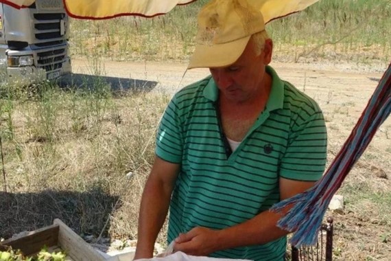 dali-dalina-satiliyor-kilosu-200-tl-yol-kenarinda-kuyruk-olusuyor.jpg