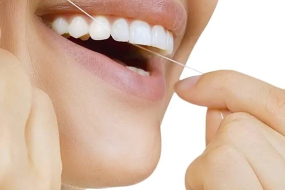 Kaş Yaparken Göz Çıkarmayın: Diş İpi Hakkında Bilinen 5 Yanlış!