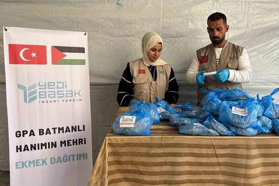 dugununde-mehir-olarak-verilen-altinlarini-gazzeye-bagisladi.jpg