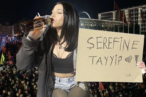 ekrem-imamogluna-destek-icin-ramazanda-kadeh-kaldirdilar.jpg