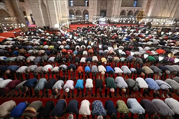 Elazığ'da Cuma Namazı Kaçta Okunuyor? Sivas, Kayseri Cuma Namazı Saatleri 26 Haziran 2026!