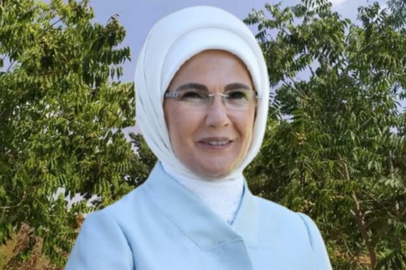 emine-erdogan-onculuk-etti-sabirla-yetistirildi-5-yil-sonra-ilk-meyve-alindi.jpg
