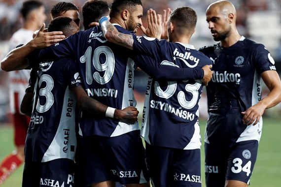 fenerbahce-alexi-ikinci-yarida-uzdu-tadic-firtinasi.jpg