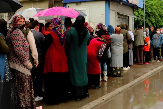 fiyati-6-tlye-dusunce-kapis-kapis-gitti-goren-50ser-tane-aldi.jpg