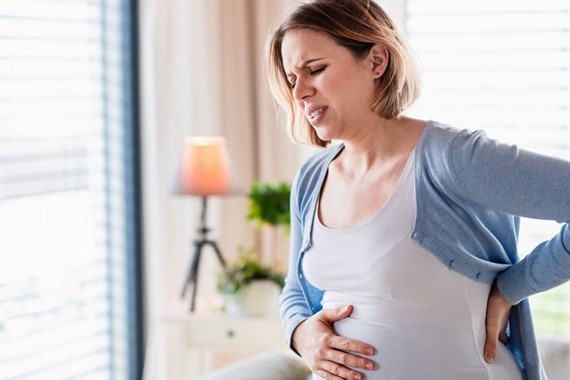 Hamilelikte Karın Ağrısını Hafife Almayın: Hangi Durumda Tehlike Çanları Çalıyor?