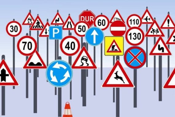 goren-bir-daha-bakiyor-dikkat-ceken-trafik-levhasi.jpg