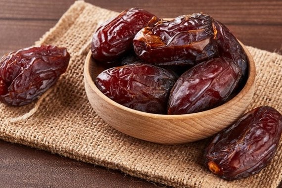 gunde-2-hurma-yemek-neye-iyi-gelir.jpg