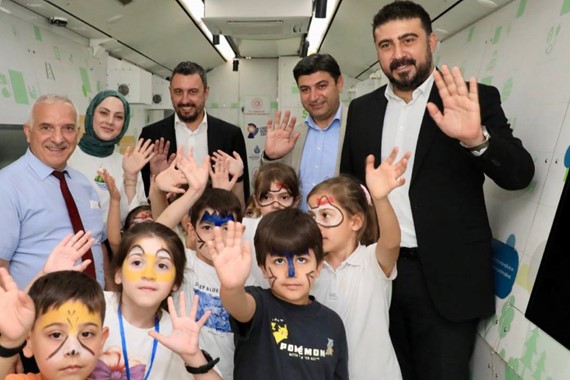 İETT'DEN Öğrencilere Anlamlı Destek