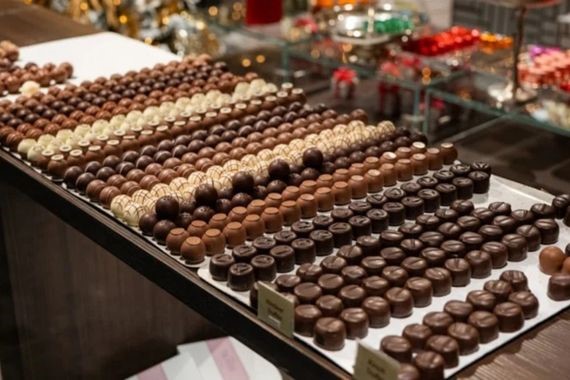 İflas bayrağı çekti ama son çikolata satılana kadar açık kalma kararı verdi