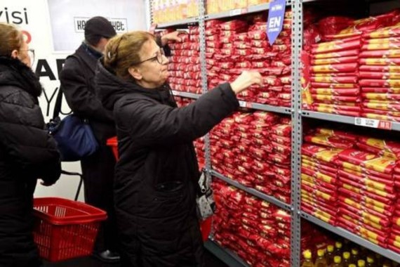 ilk-kez-istanbulda-acildi-vatandasa-yuzde-50-indirimle-market-alisverisi-imkani.jpg